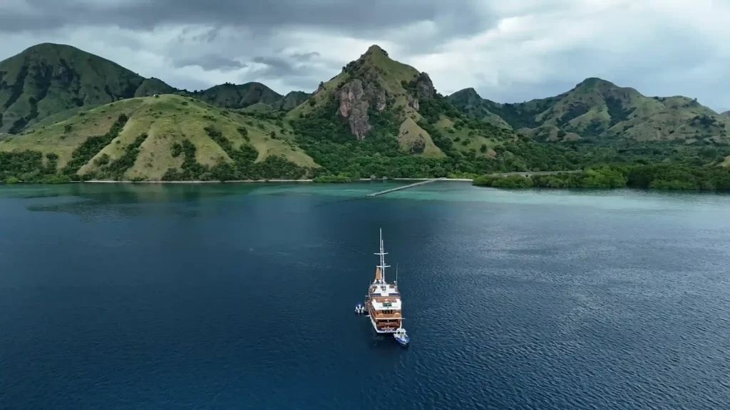 The 6-Day Dive Cruise from Lombok to Komodo, Explained