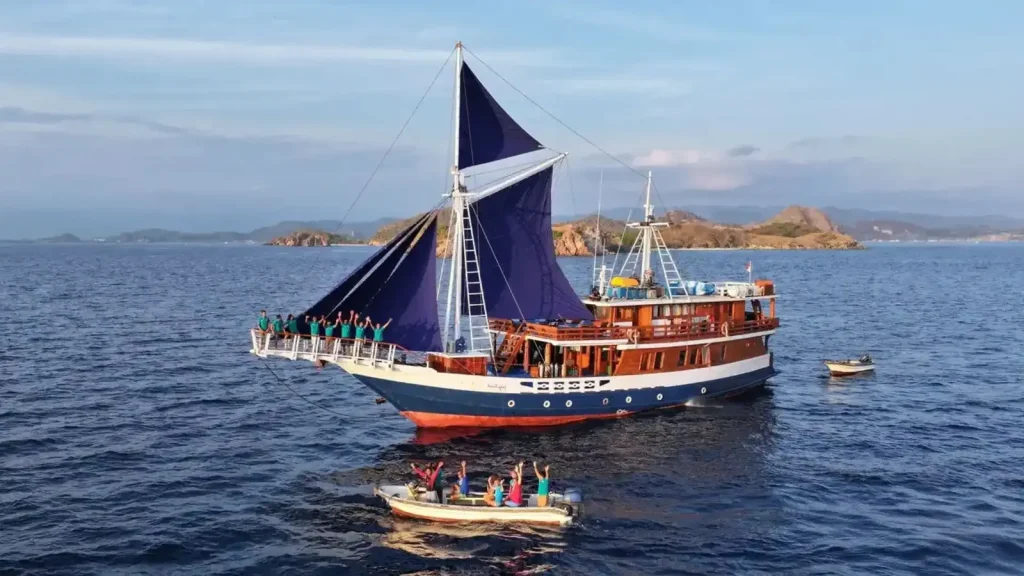 Liveaboard vs Day Diving in Lombok & Komodo