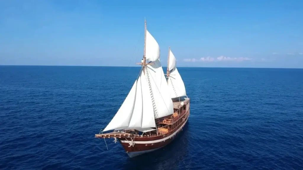 Luxury Liveaboard Indonesia: The 2027 Buyer’s Guide