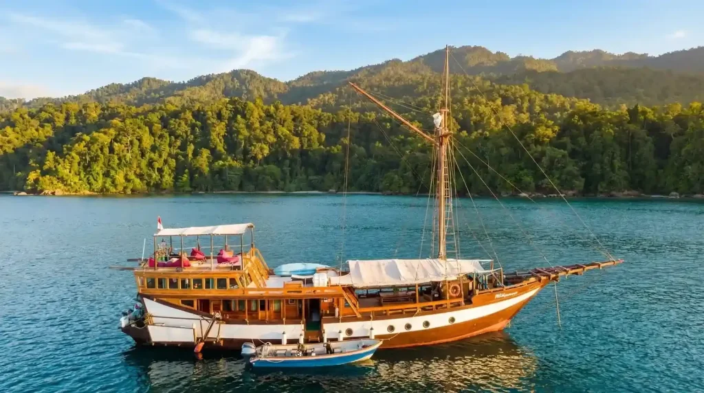 Mitigating Our Impact: Environmental Initiatives in Yachting and What it Means for Diving in Lombok